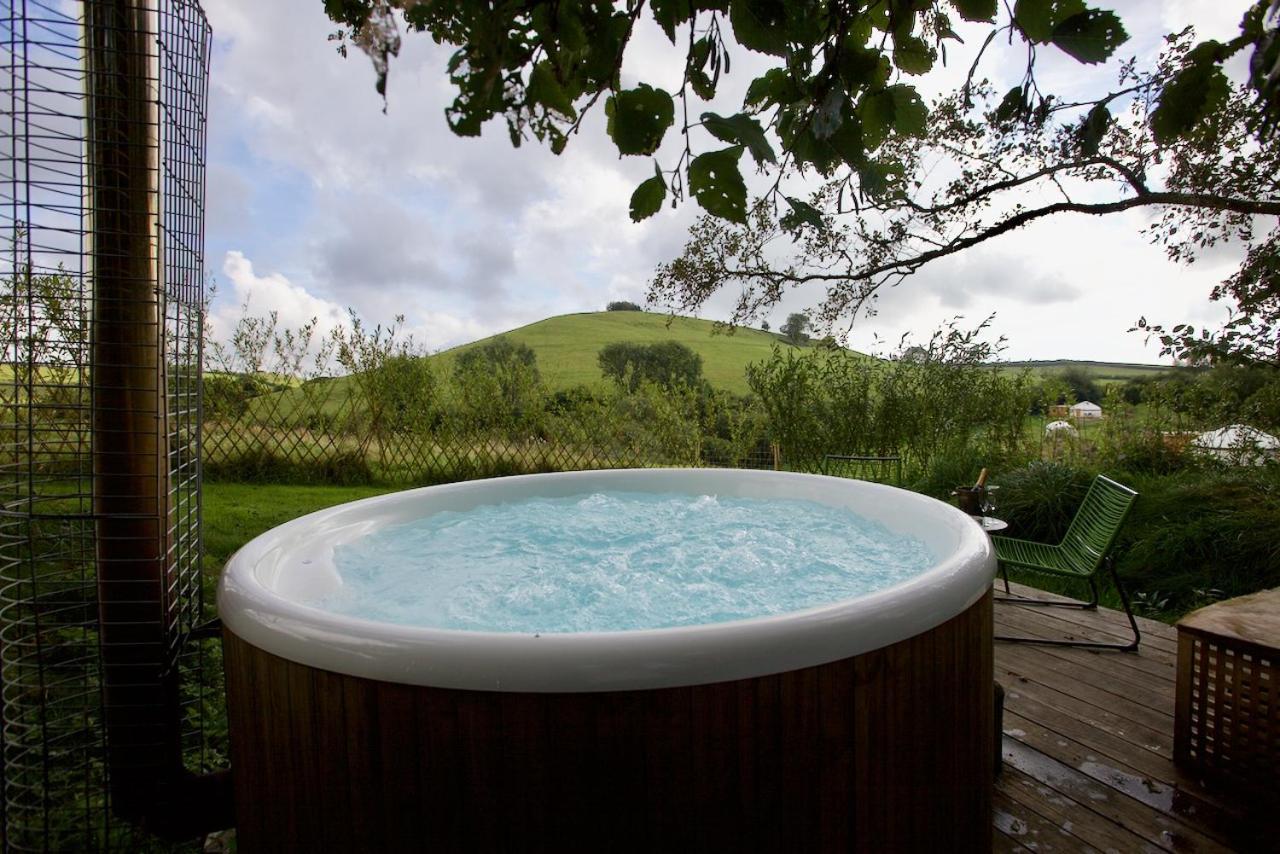 Bracken Yurt At Walnut Farm Glamping Hotel Netherbury Eksteriør billede
